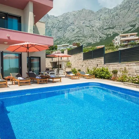 Ctma300-dream With Private Pool For 6 + 2 Persons